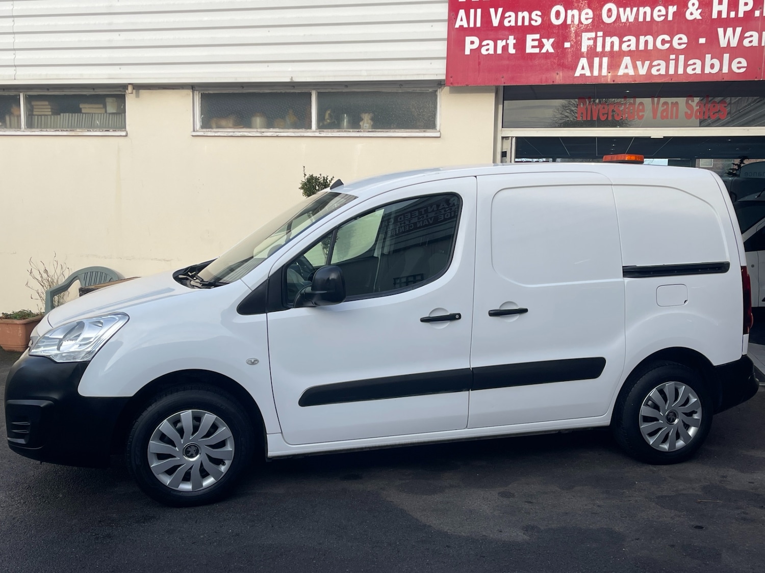 Used Peugeot Partner 2018 for sale - 76853555: Photo 3