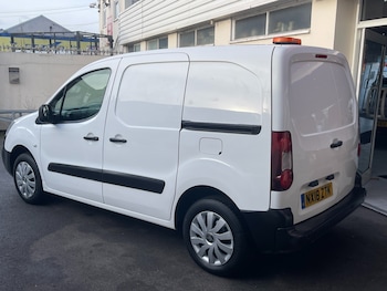 Used Peugeot Partner 2018 for sale - 76853555: Photo