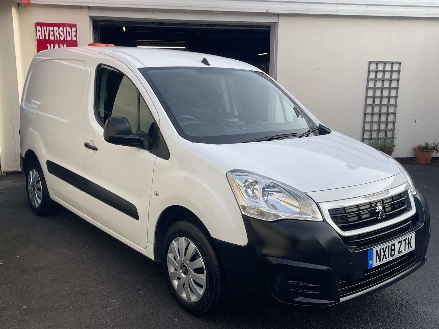 Used Peugeot Partner 2018 for sale - 76853555: Photo 6