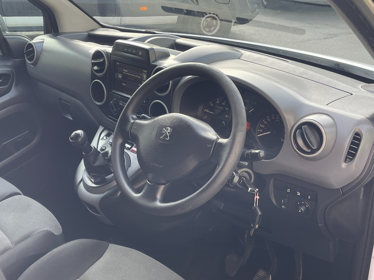 Used Peugeot Partner 2018 for sale - 76853555: Photo 9