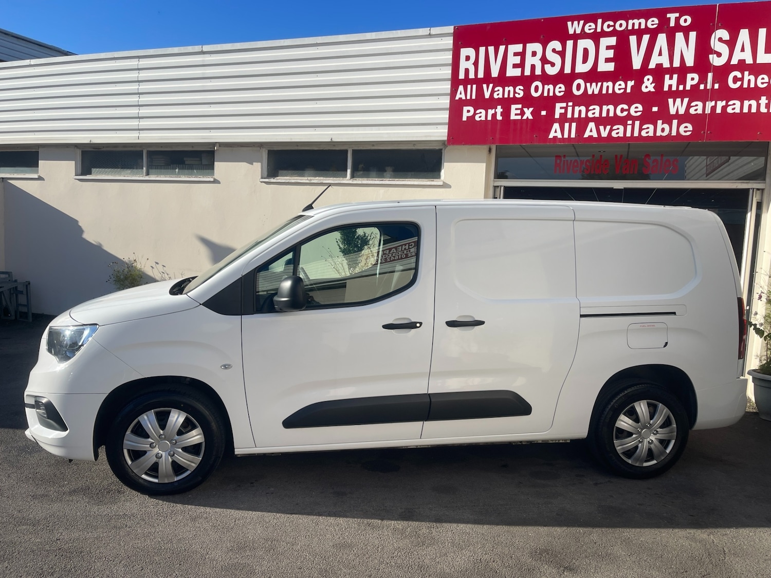 Used Vauxhall Combo 2020 for sale - 76027928: Photo 2