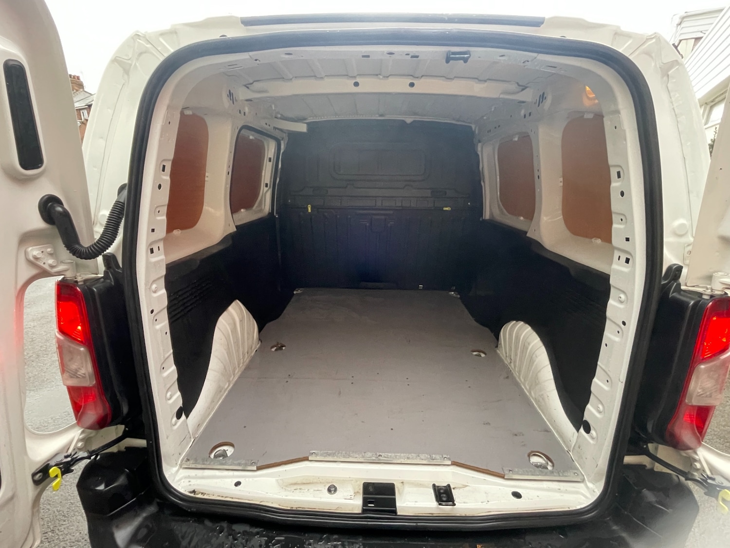 Used Peugeot Partner 2021 for sale - 76736360: Photo 7