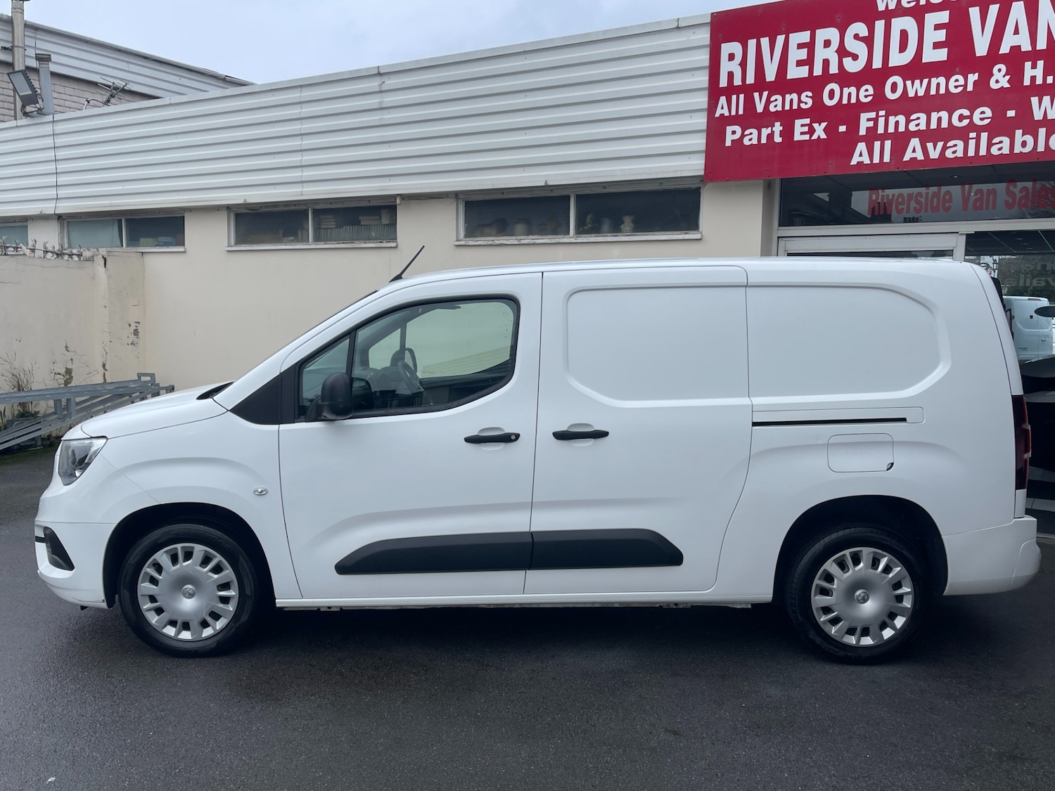 Used Vauxhall Combo 2020 for sale - 77543701: Photo 3