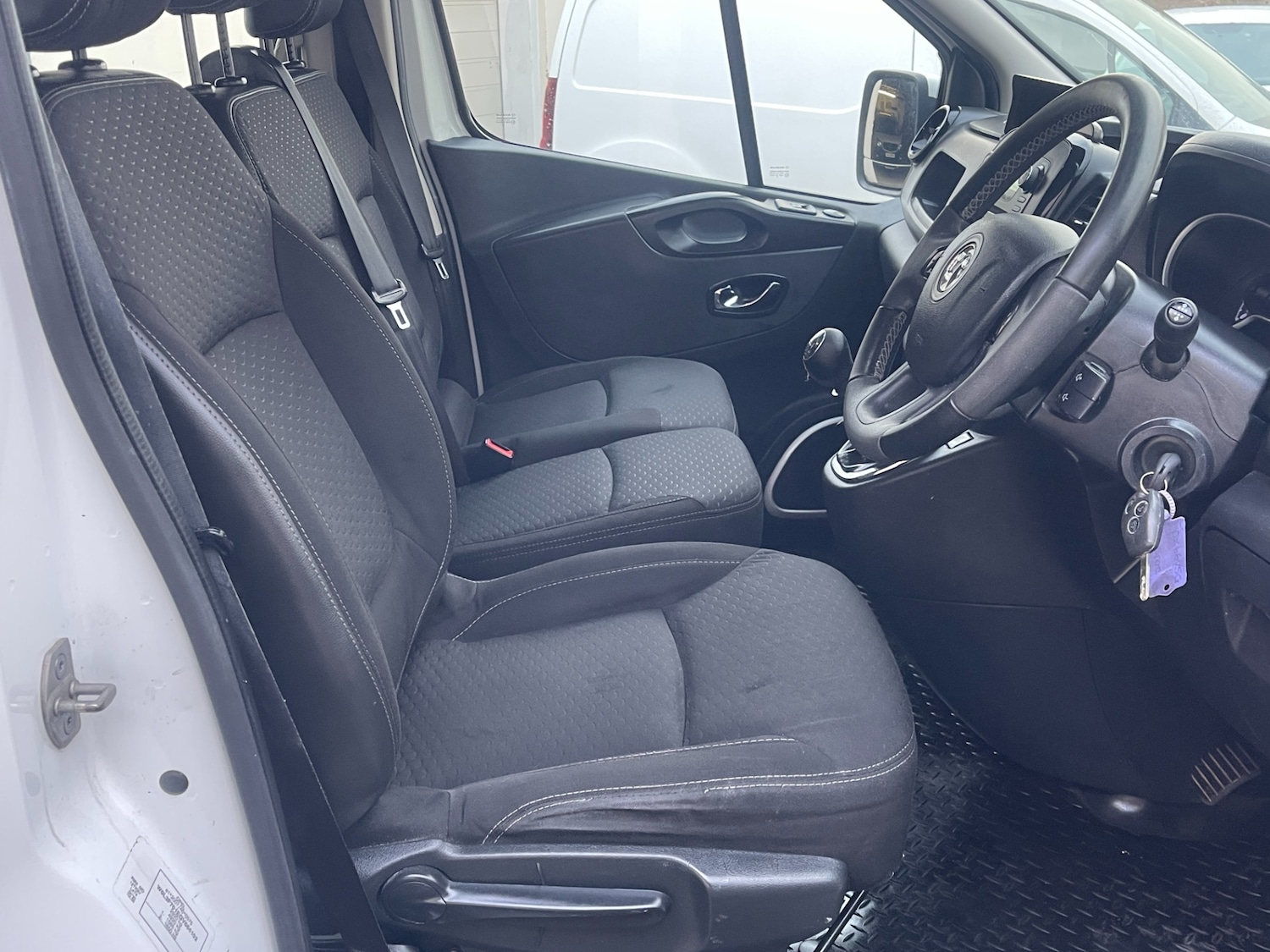 Used Vauxhall Vivaro 2016 for sale - 77311118: Photo 8