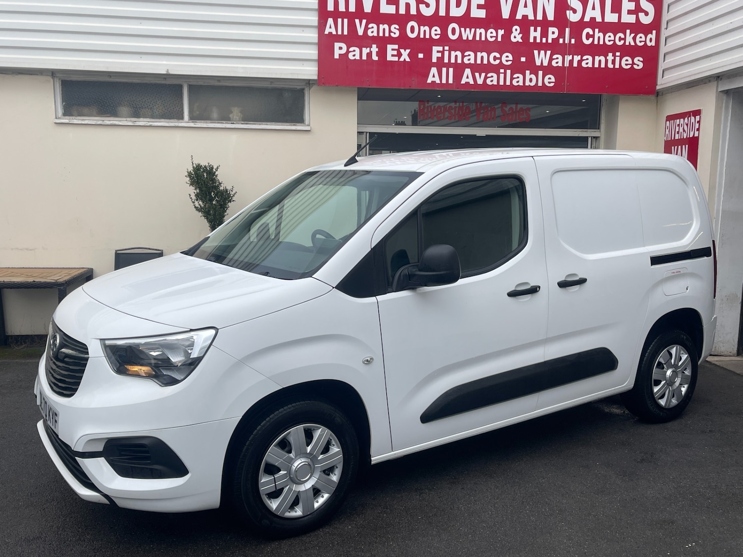 Used Vauxhall Combo 2020 for sale - 77023740: Photo 2