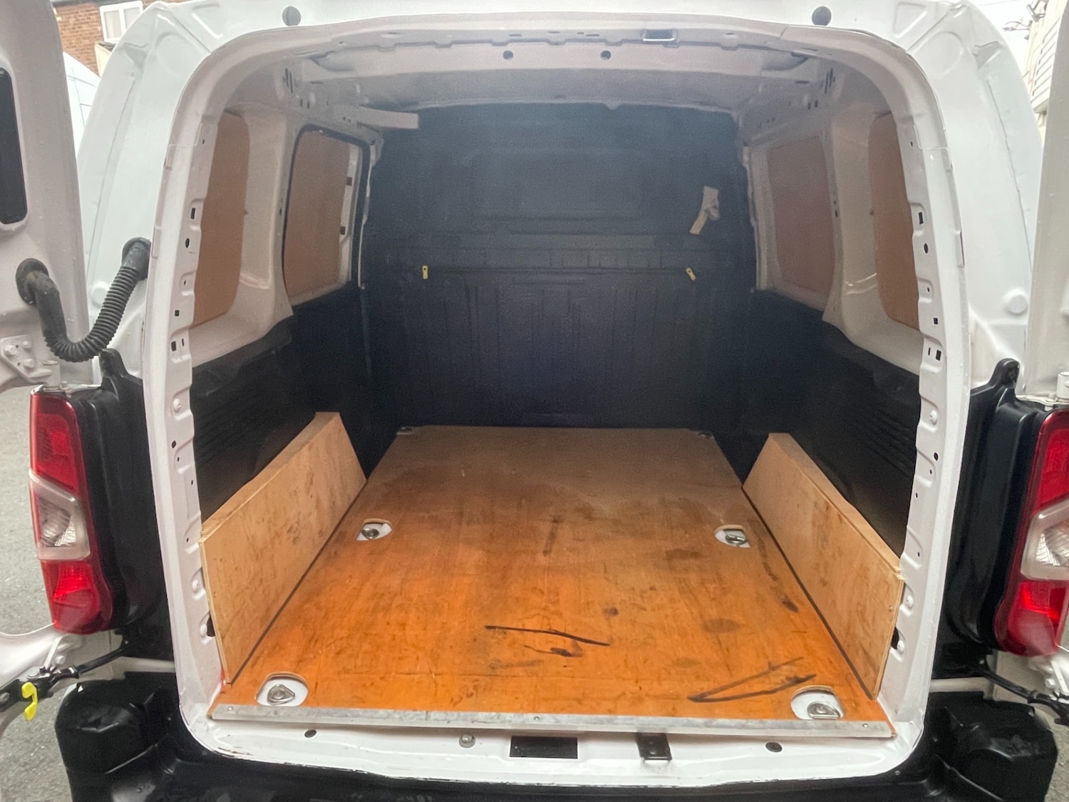 Used Peugeot Partner 2024 for sale - 77023590: Photo 11