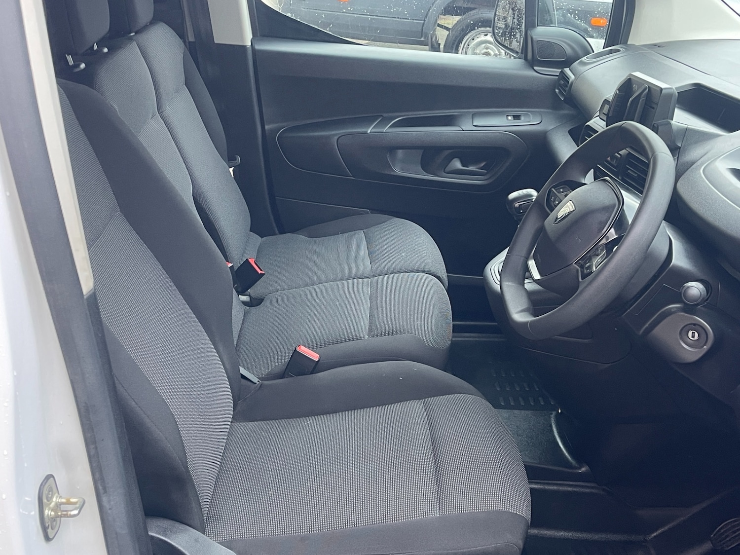 Used Peugeot Partner 2024 for sale - 77023590: Photo 8