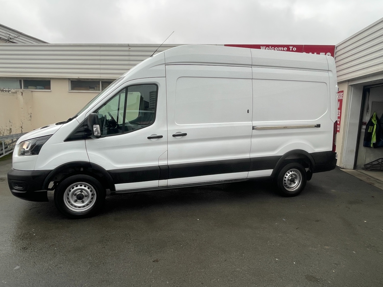 Used Ford Transit 2021 for sale - 77460021: Photo 2