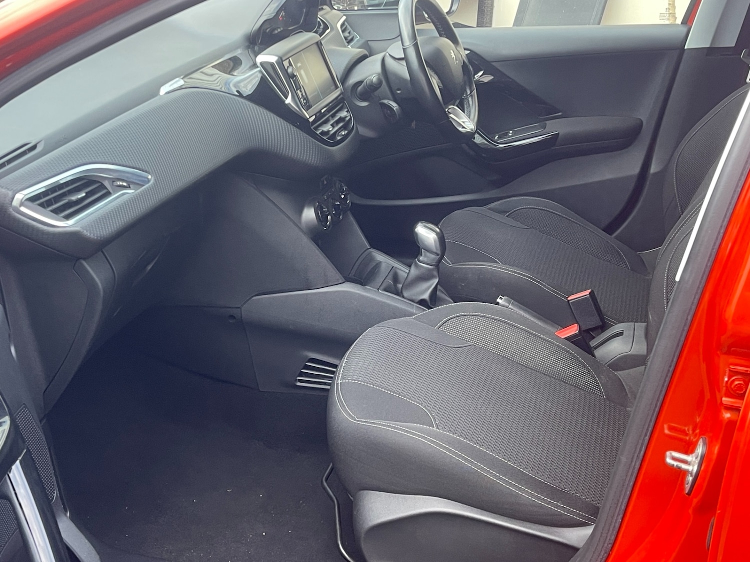 Used Peugeot 208 2017 for sale - 76845919: Photo 10