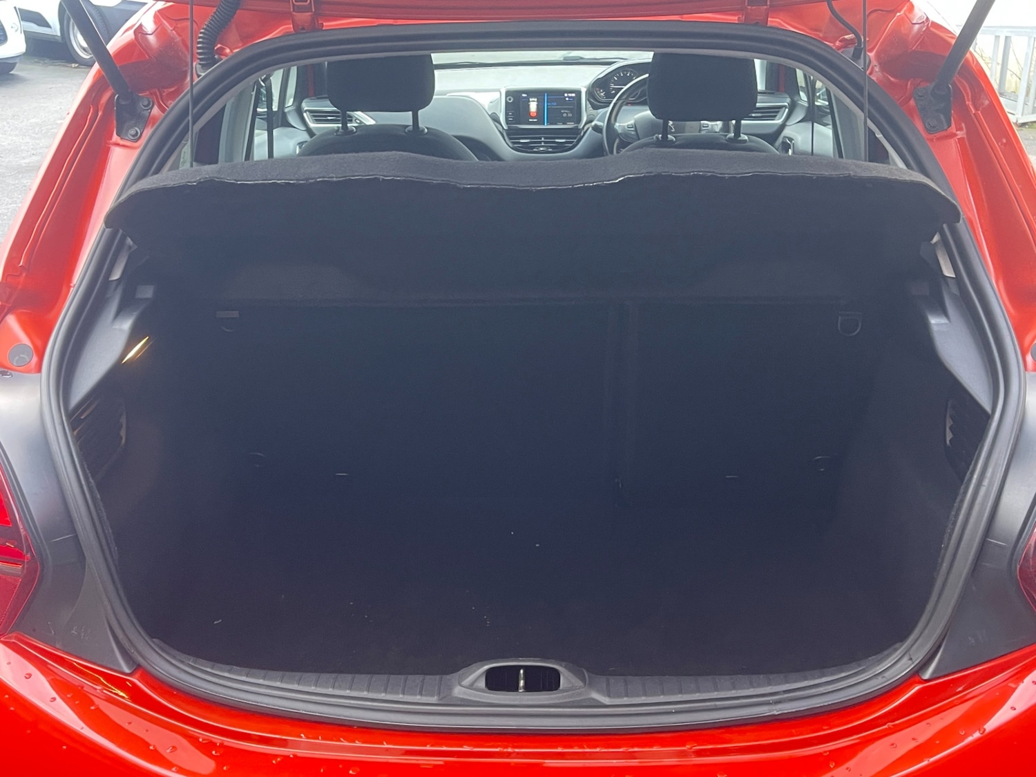 Used Peugeot 208 2017 for sale - 76845919: Photo 12