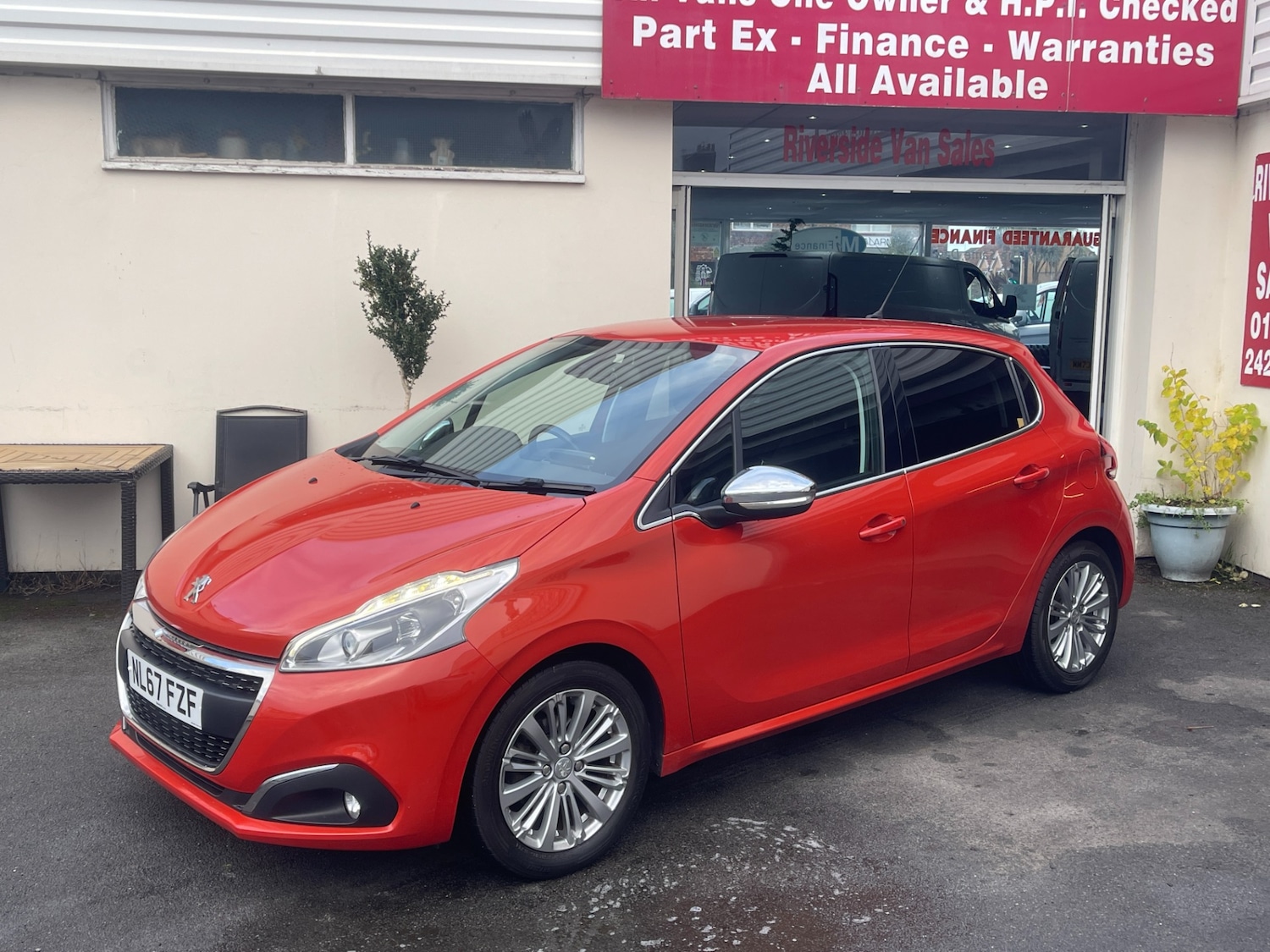 Used Peugeot 208 2017 for sale - 76845919: Photo 2