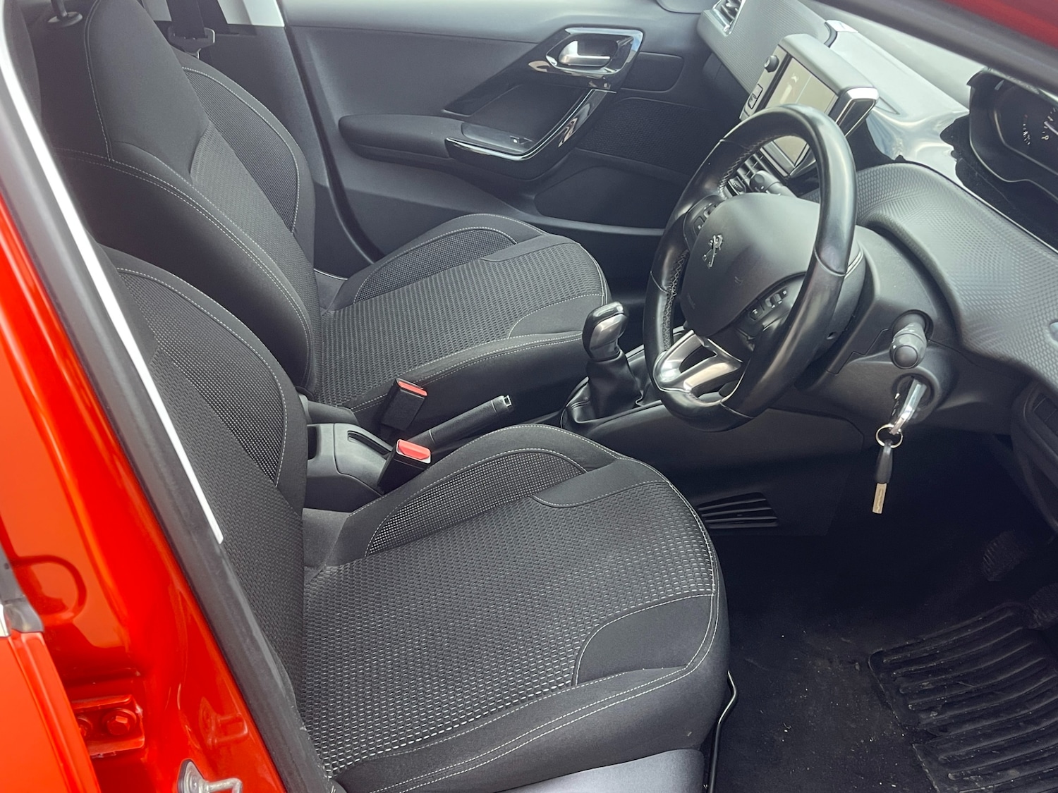 Used Peugeot 208 2017 for sale - 76845919: Photo 7