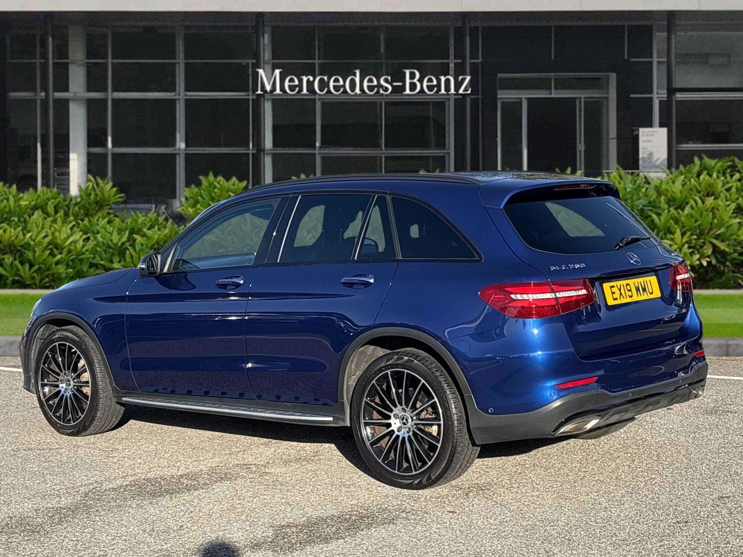 Used Mercedes-Benz GLC 2019 for sale - 76610561: Photo 2