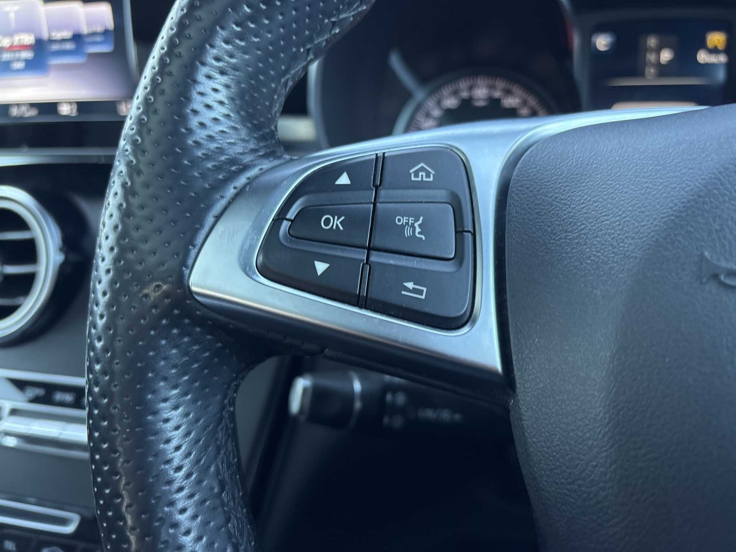 Used Mercedes-Benz GLC 2019 for sale - 76610561: Photo 25