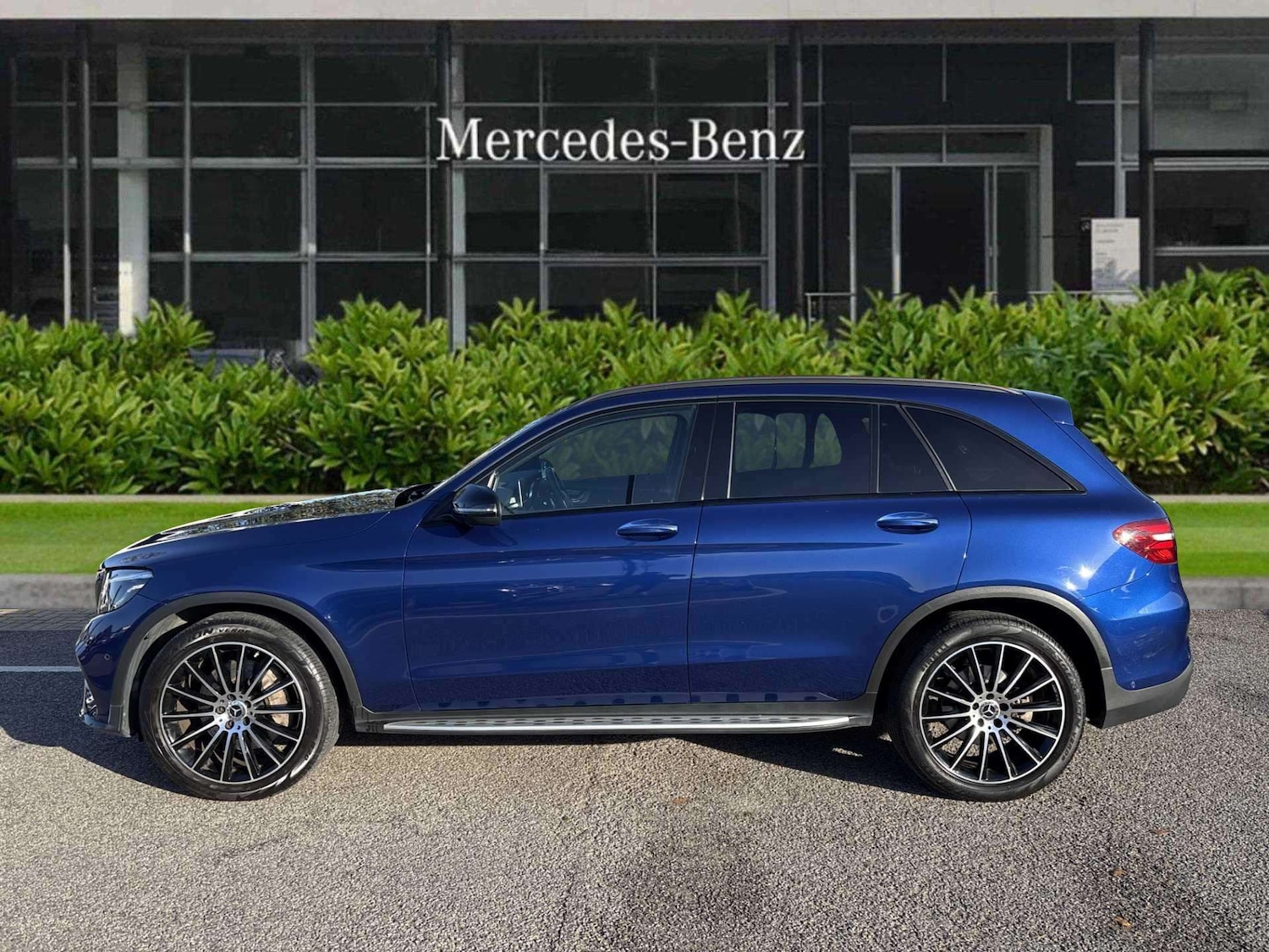 Used Mercedes-Benz GLC 2019 for sale - 76610561: Photo 3