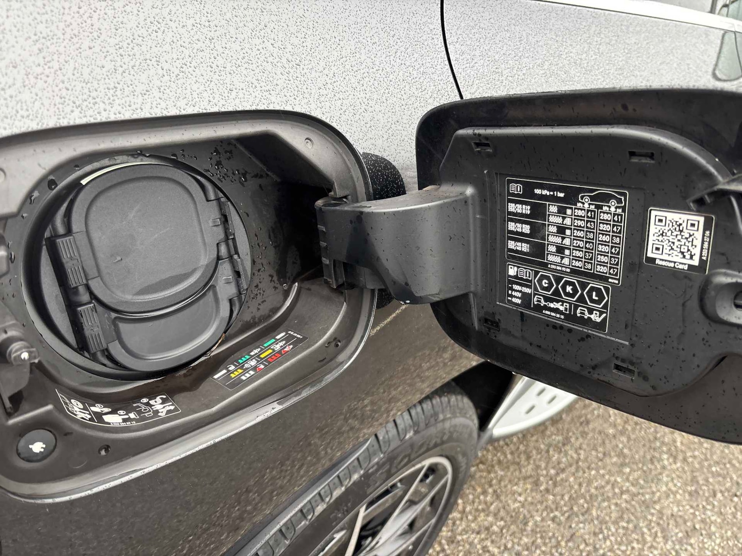 Used Mercedes-Benz EQC 2023 for sale - 77996000: Photo 17