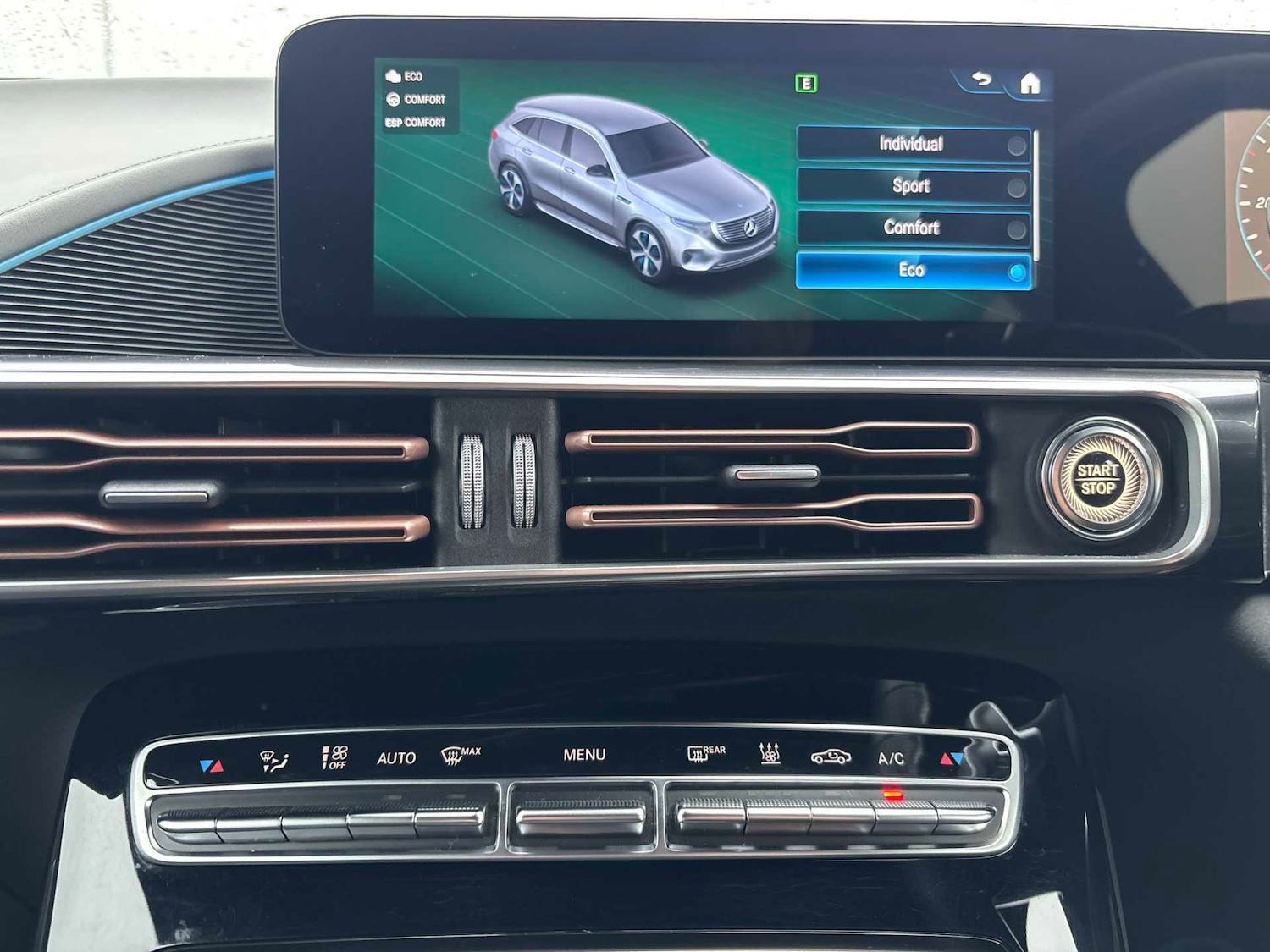 Used Mercedes-Benz EQC 2023 for sale - 77996000: Photo 35