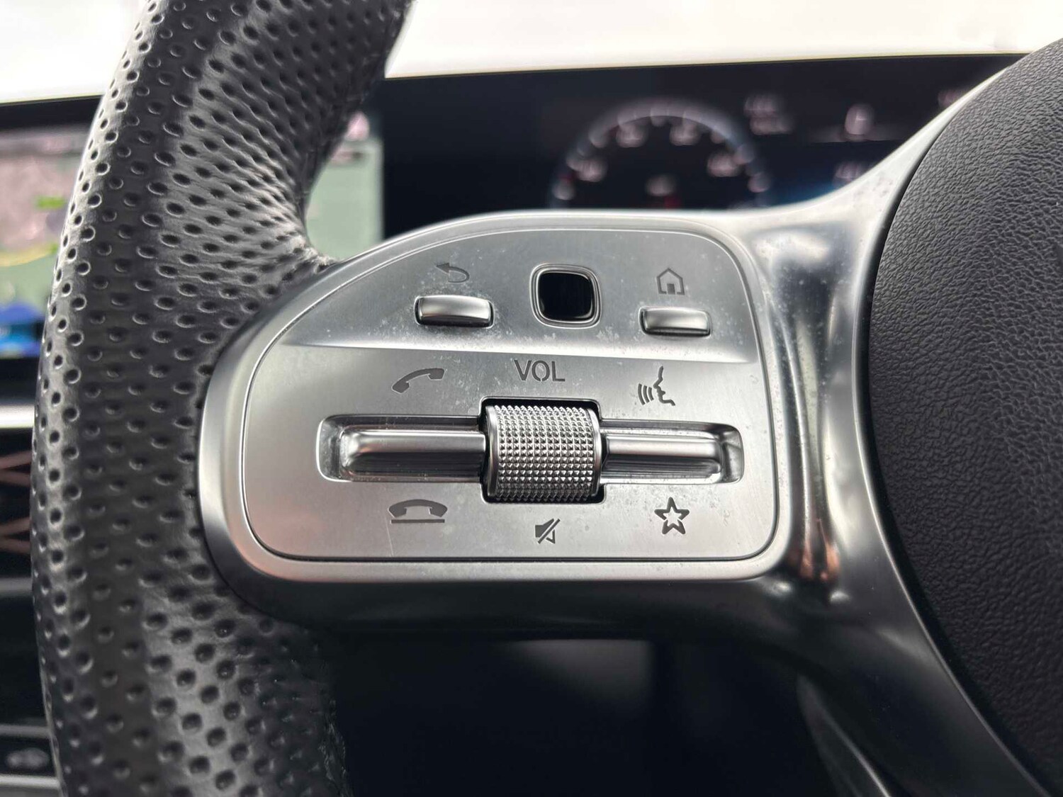 Used Mercedes-Benz EQC 2023 for sale - 77472629: Photo 25