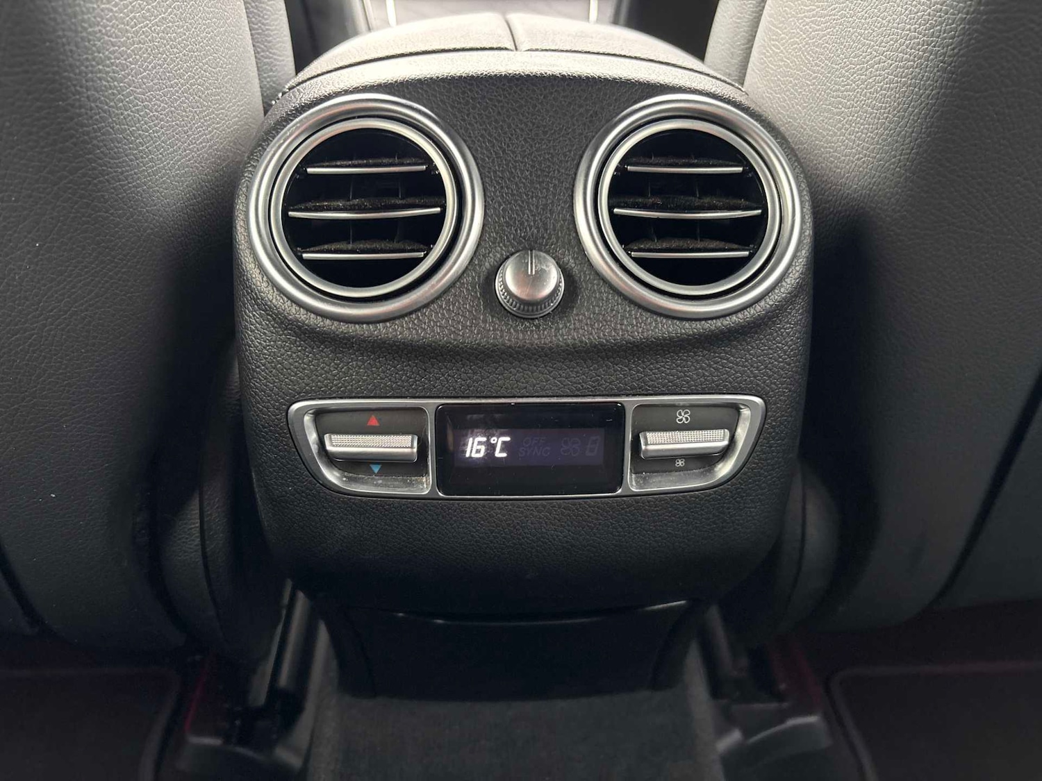 Used Mercedes-Benz GLC 2022 for sale - 76746040: Photo 17