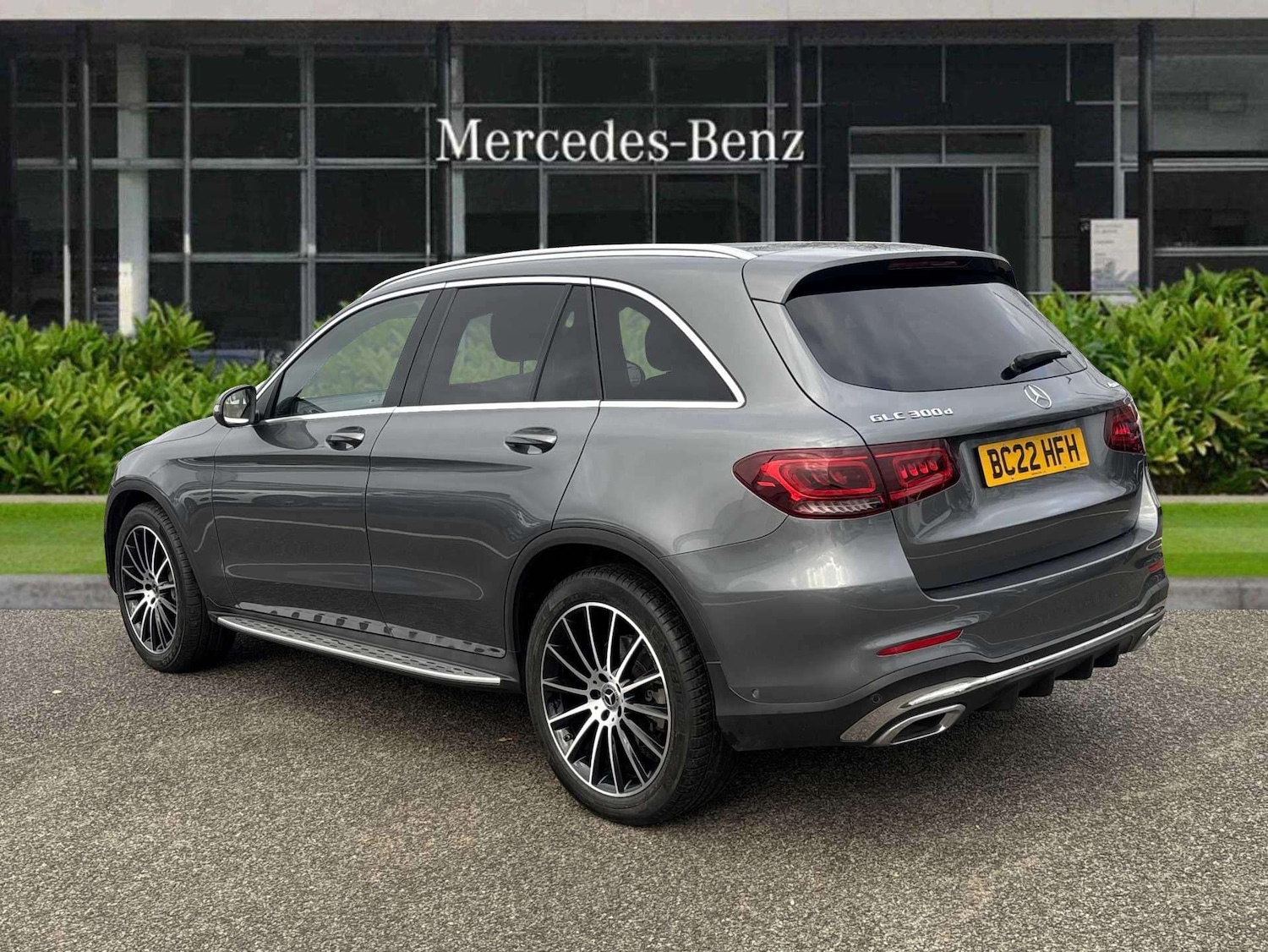 Used Mercedes-Benz GLC 2022 for sale - 76746040: Photo 2