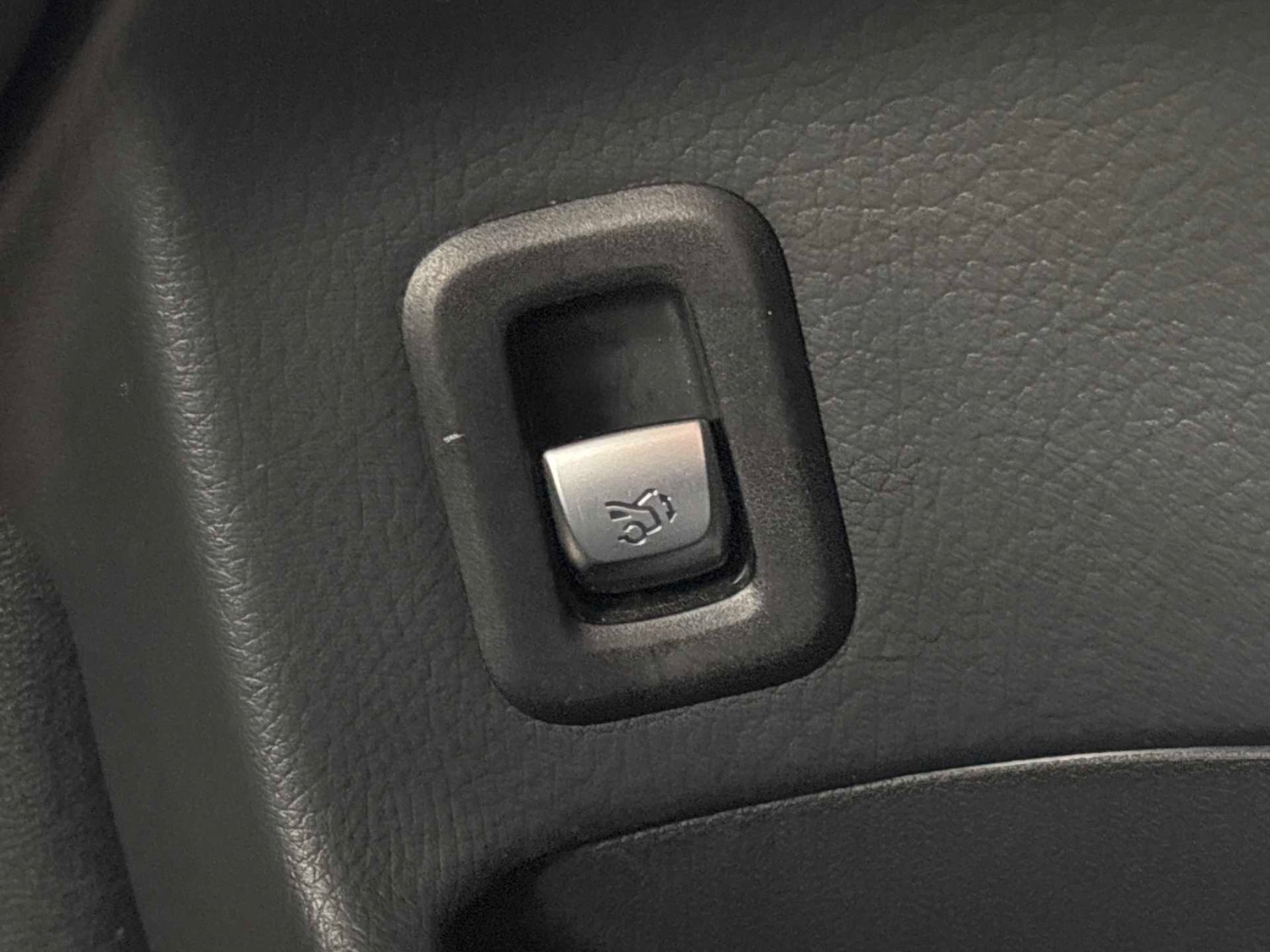 Used Mercedes-Benz GLC 2022 for sale - 76746040: Photo 25