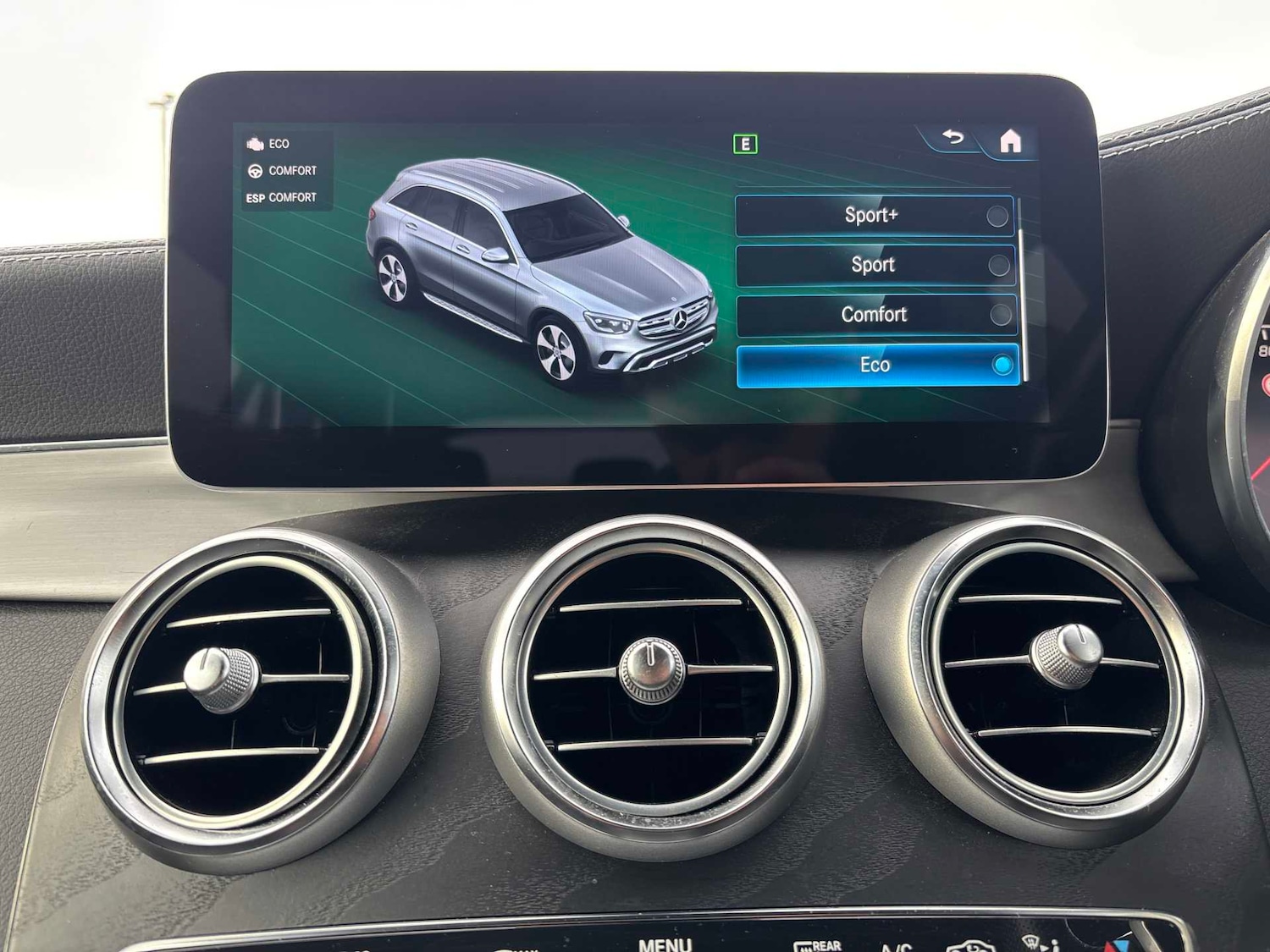 Used Mercedes-Benz GLC 2022 for sale - 76746040: Photo 33