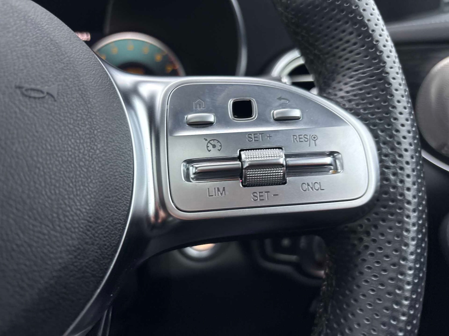 Used Mercedes-Benz GLC 2023 for sale - 77373749: Photo 27