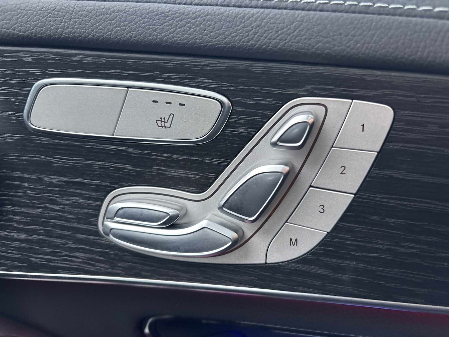 Used Mercedes-Benz GLC 2023 for sale - 77373749: Photo 30