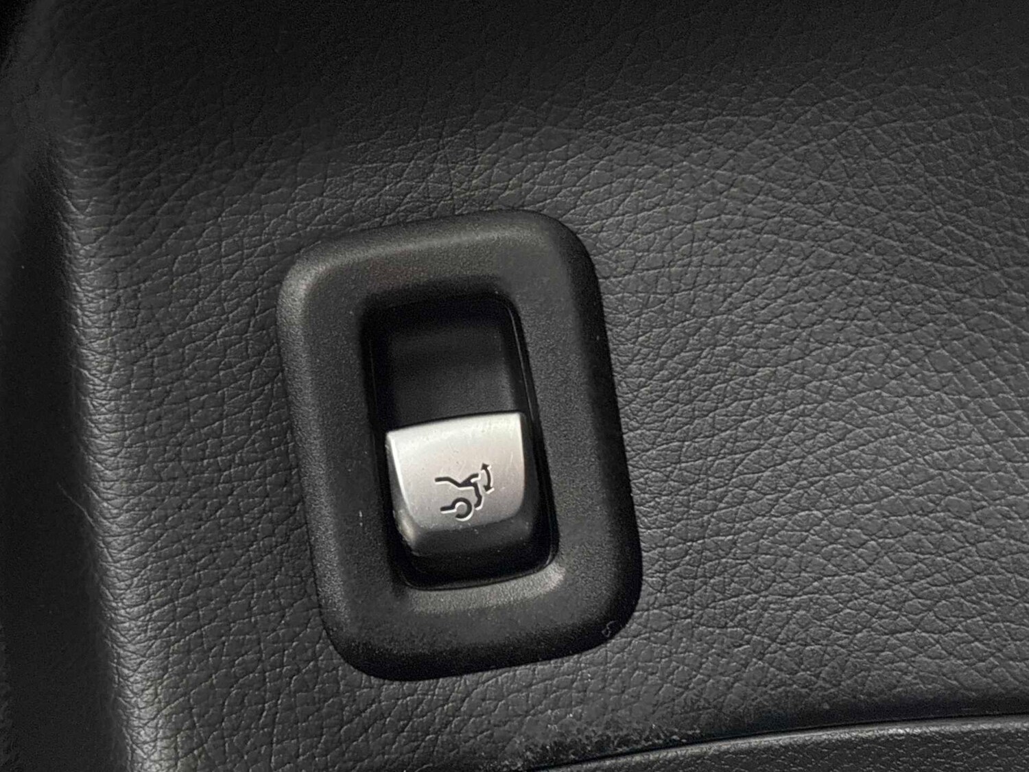 Used Mercedes-Benz GLC 2016 for sale - 77615473: Photo 31