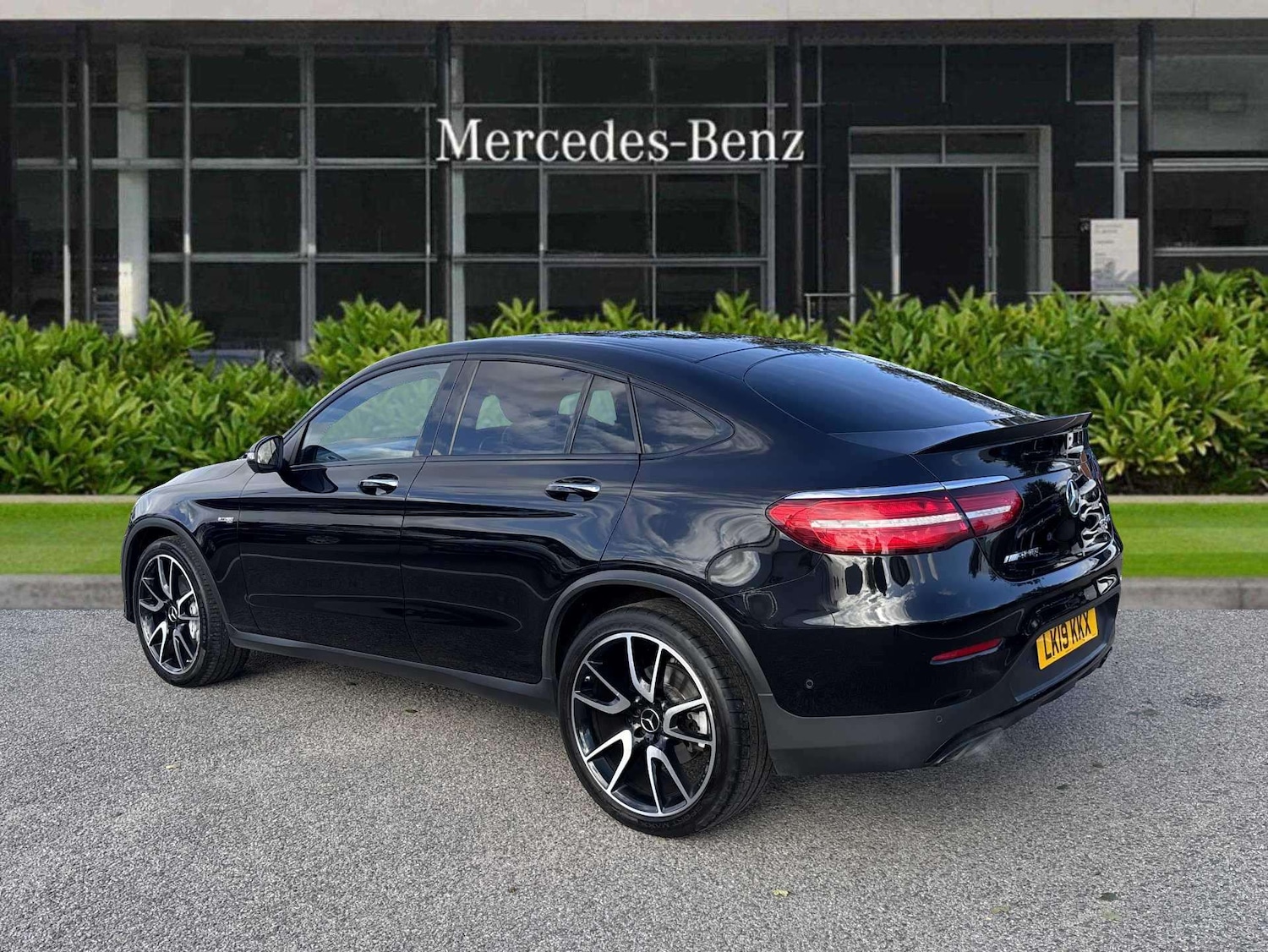 Used Mercedes-Benz GLC 2019 for sale - 76362536: Photo 2