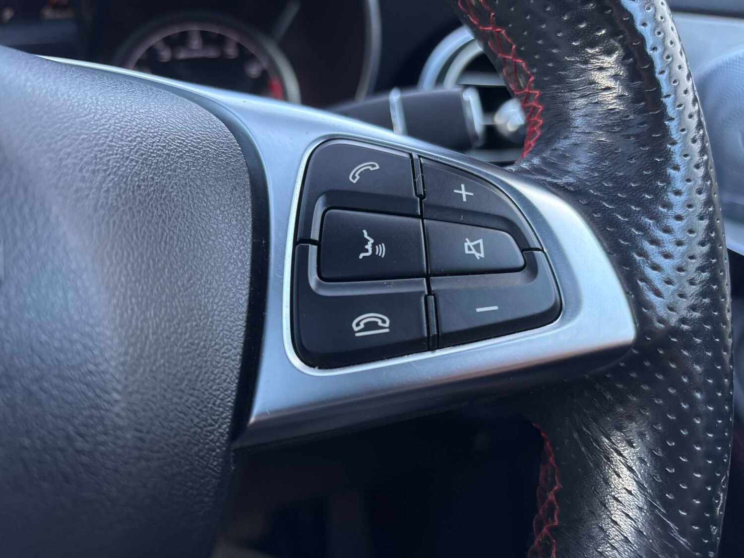 Used Mercedes-Benz GLC 2019 for sale - 76362536: Photo 24