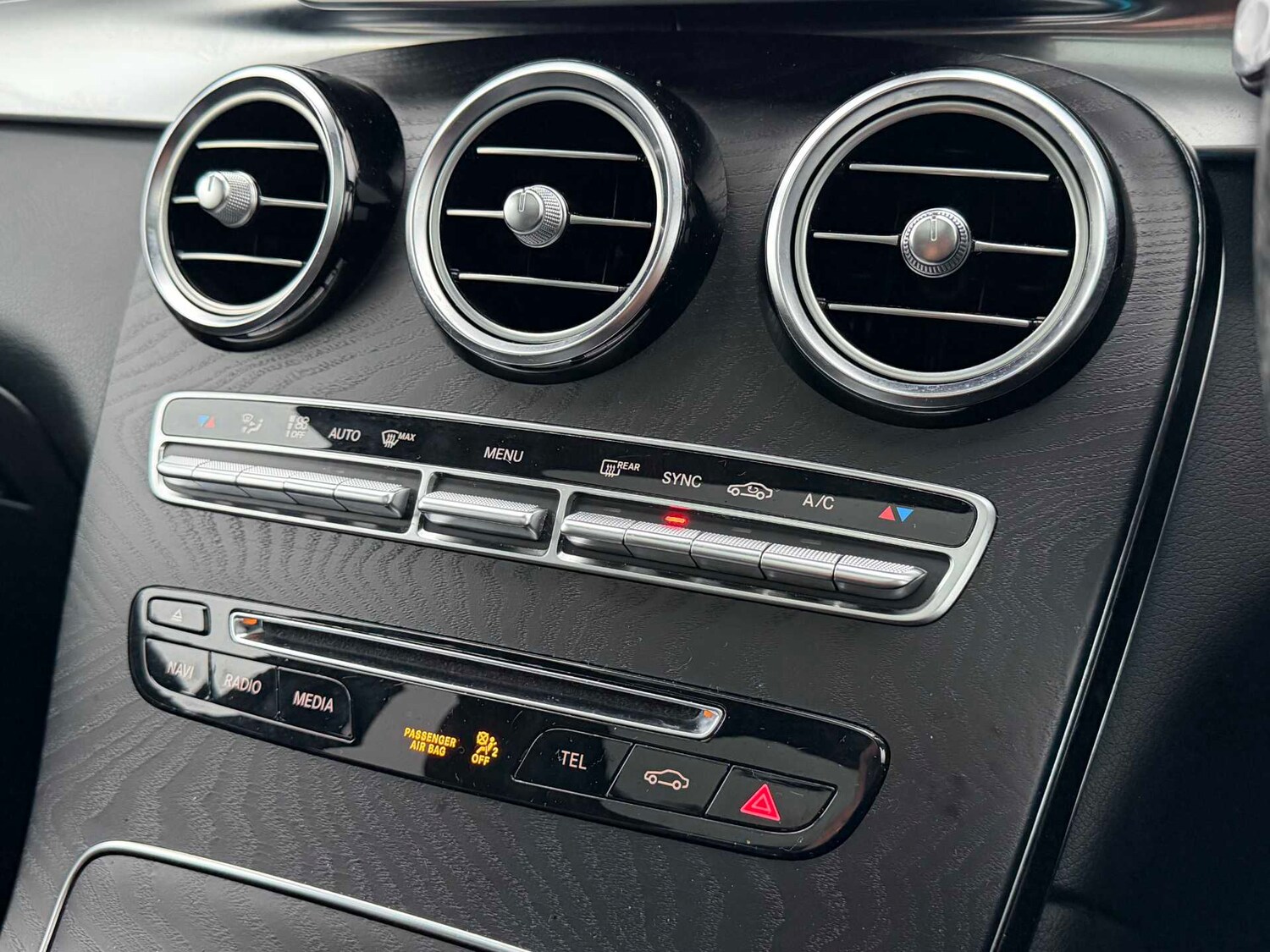 Used Mercedes-Benz GLC 2019 for sale - 77540826: Photo 27