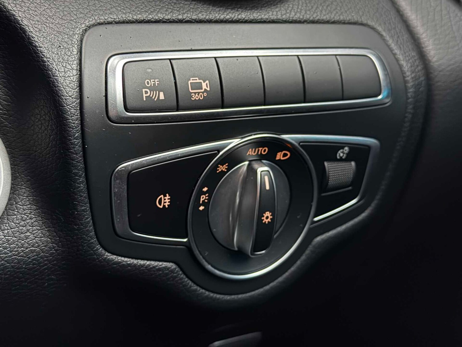 Used Mercedes-Benz GLC 2019 for sale - 77540826: Photo 32