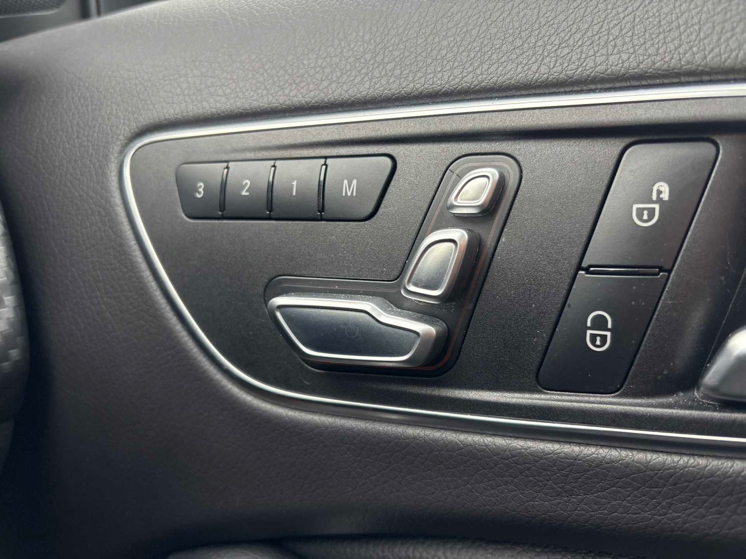 Used Mercedes-Benz A-Class 2017 for sale - 77361315: Photo 29