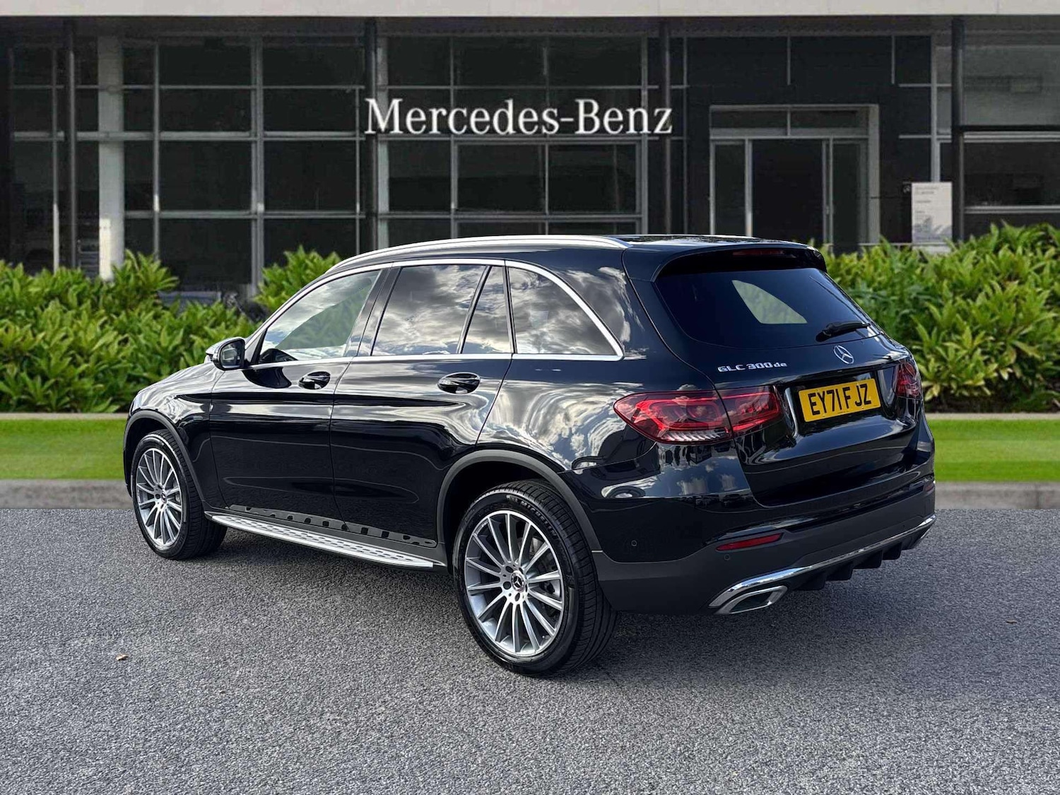 Used Mercedes-Benz GLC 2021 for sale - 76435565: Photo 2