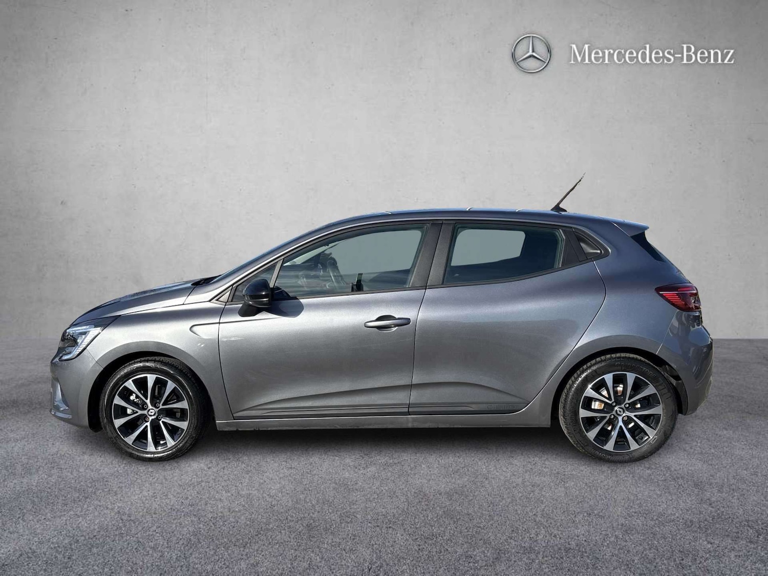 Used Renault Clio 2023 for sale - 77615591: Photo 3