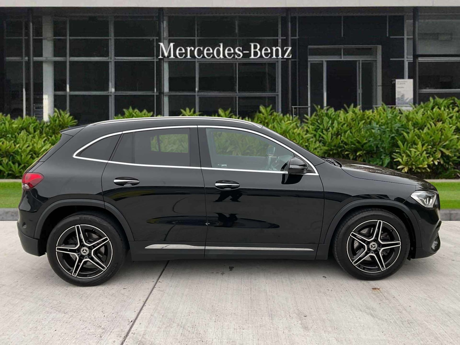 Used Mercedes-Benz GLA 2023 for sale - 76889780: Photo 2