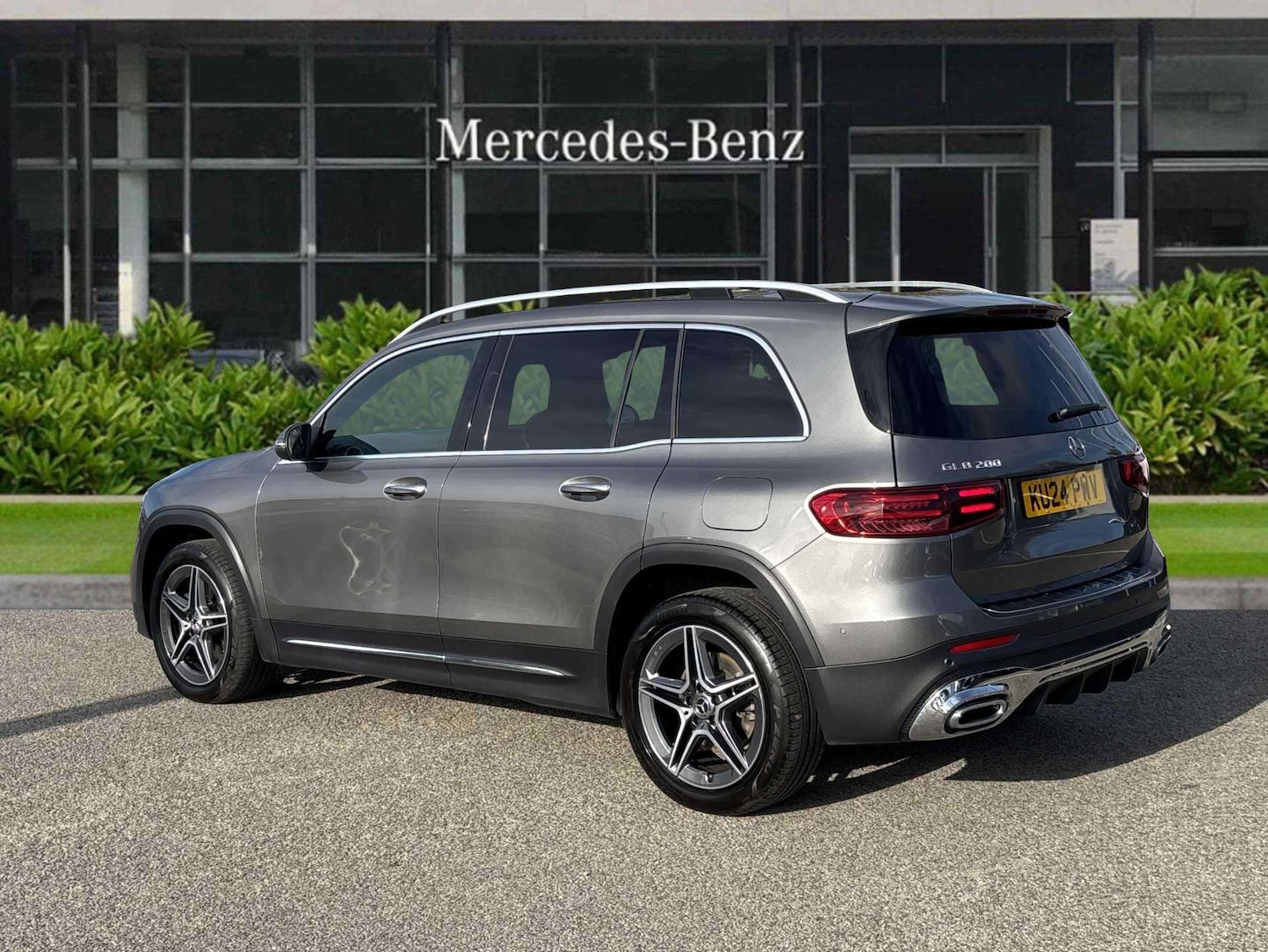 Used Mercedes-Benz GLB 2024 for sale - 76501742: Photo 2