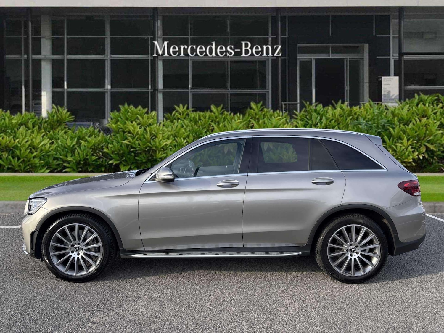 Used Mercedes-Benz GLC 2019 for sale - 76156143: Photo 3