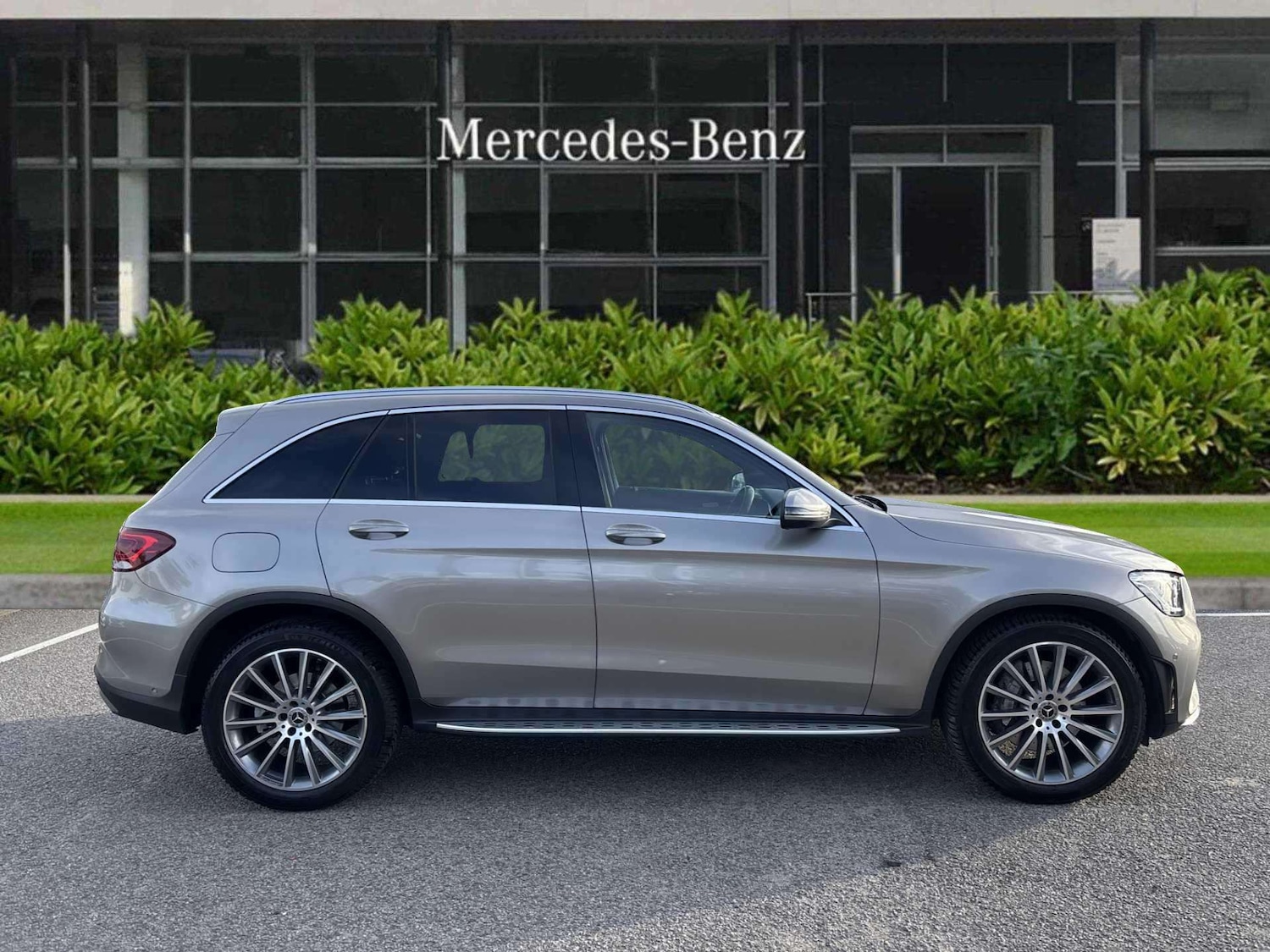 Used Mercedes-Benz GLC 2019 for sale - 76156143: Photo 5