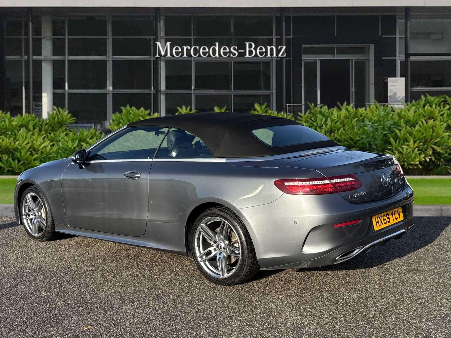 Used Mercedes-Benz E Class 2019 for sale - 76648969: Photo 2