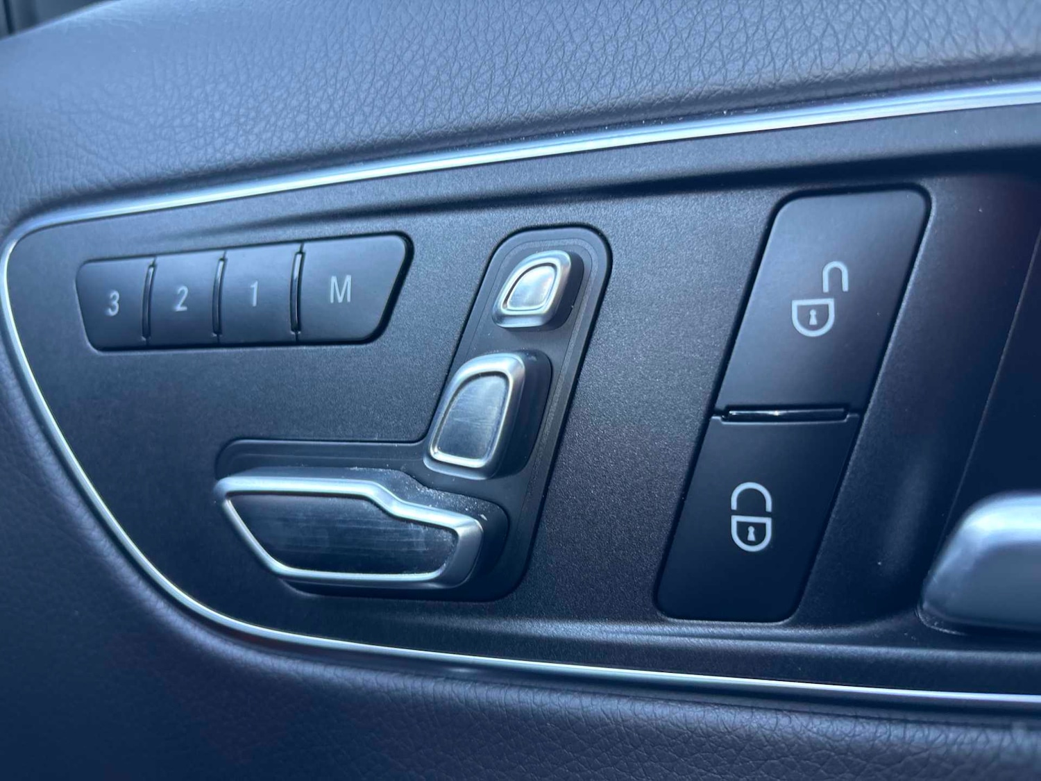 Used Mercedes-Benz A-Class 2017 for sale - 77972635: Photo 27