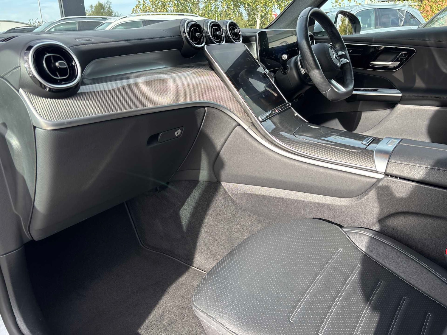 Used Mercedes-Benz GLC 2023 for sale - 76401260: Photo 17