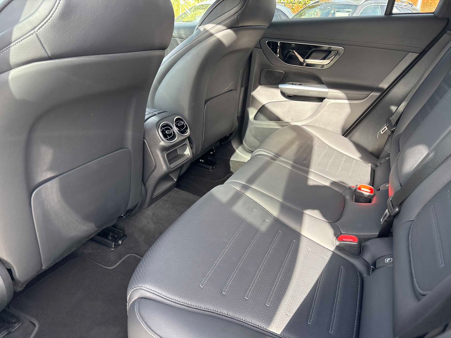 Used Mercedes-Benz GLC 2023 for sale - 76401260: Photo 19