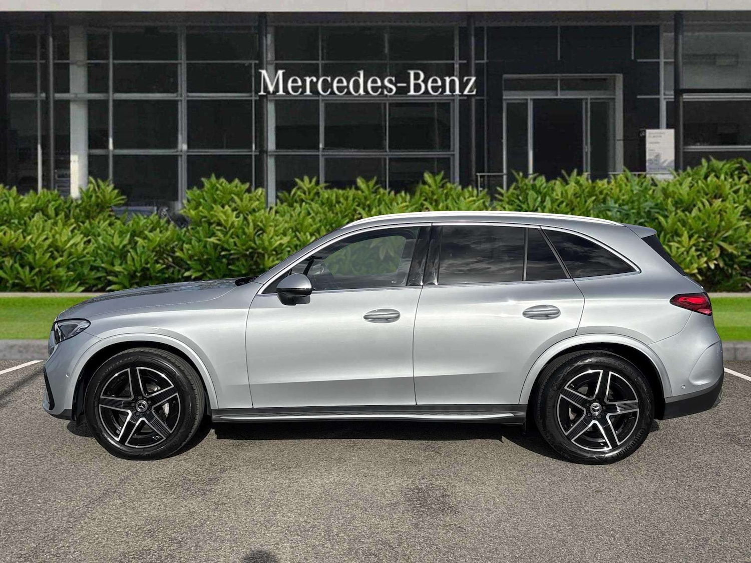 Used Mercedes-Benz GLC 2023 for sale - 76401260: Photo 3