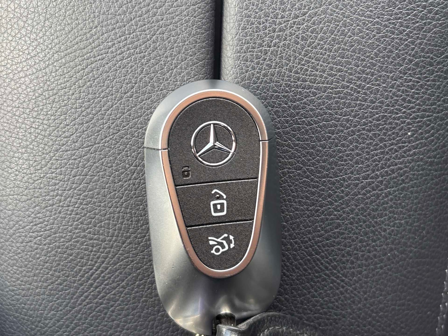 Used Mercedes-Benz GLC 2023 for sale - 76401260: Photo 35