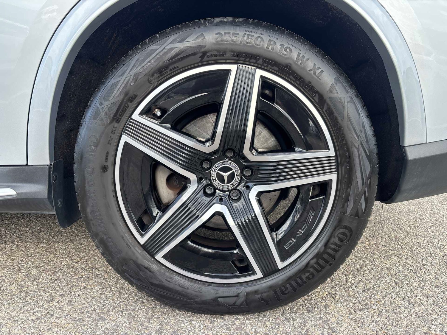 Used Mercedes-Benz GLC 2023 for sale - 76401260: Photo 9