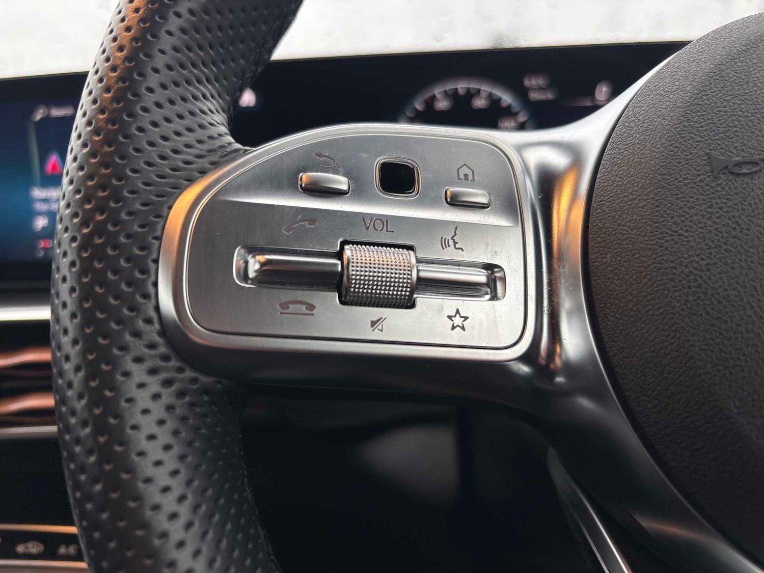 Used Mercedes-Benz EQC 2023 for sale - 77308437: Photo 25