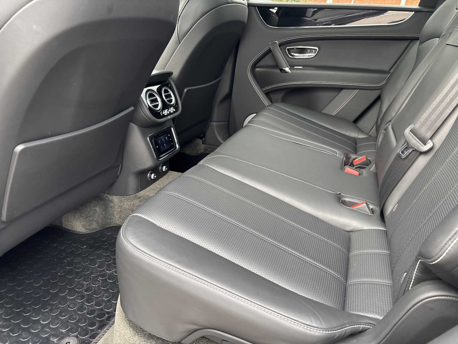 Used Bentley Bentayga 2018 for sale - 76170154: Photo 18