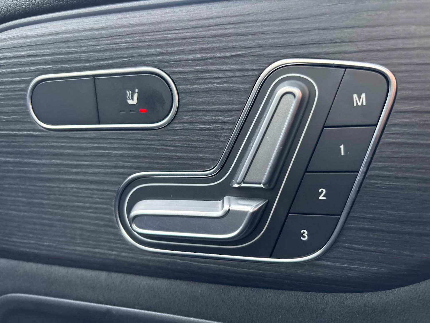 Used Mercedes-Benz EQB 2025 for sale - 77361295: Photo 30